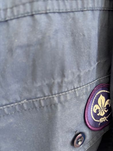 Scout shirt medium