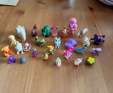 Assorted tiny figurines