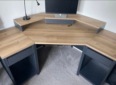 Gaming desk