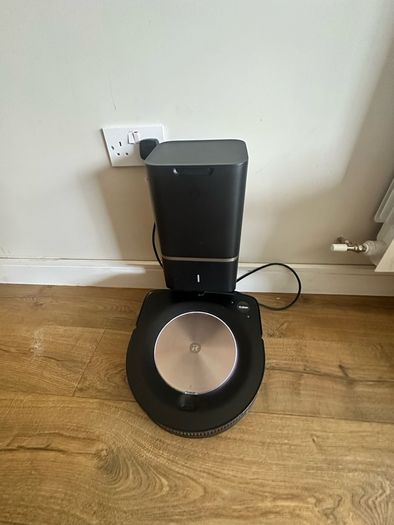 Roomba vaccum S9