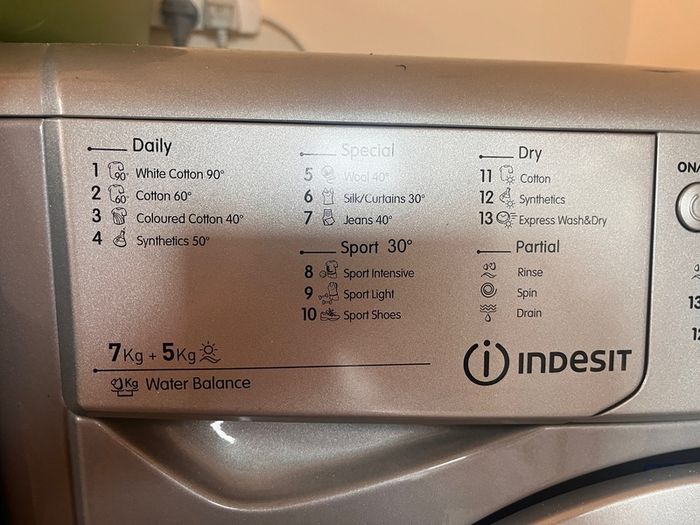 Washing Machine/ Dryer