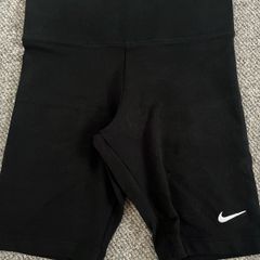 nike black shorts