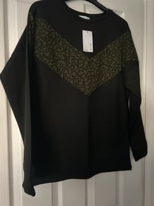 Sweatshirt. BNWT