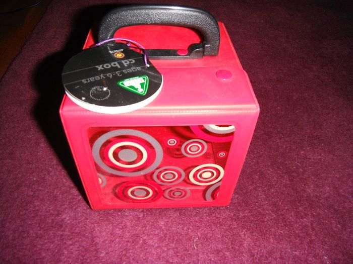 Childrens CD case, BNWT