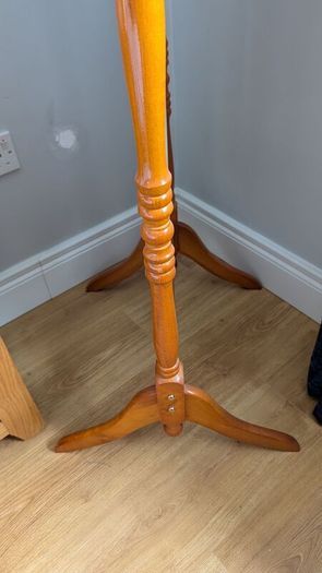 Oval Mirror - Free Standing Pine