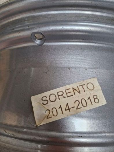 Kia Sorrento 2014-2018 17 inch alloy wheel