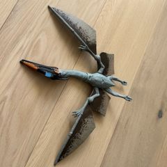 Jurassic World Dominion Massive Action Quetzalcoatlus Dinosaur Action Figure with Attack Movement