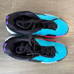 Basketball shoes size 4 Jordan Luka