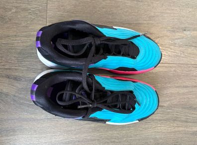 Basketball shoes size 4 Jordan Luka
