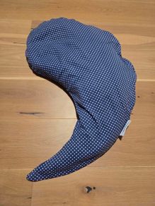Theraline Yinnie nursing pillow