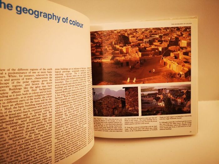 Britain in view: Colour and the landscape (Helen Dillon's copy)