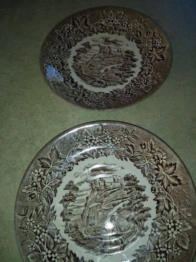 Set 3  of hanging saucer Castles English Iron Stone