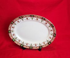 Medium Arklow platter, Alton pattern 812
