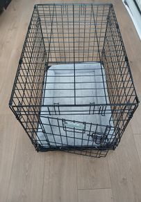 Medium dog crate