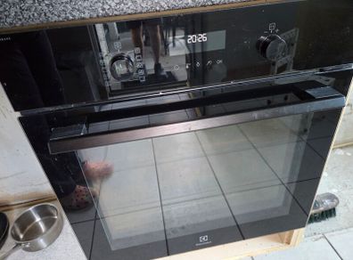 Electrolux built-in single oven, Electrolux Built in Single Oven | EOD6C46K2 model from the SteamBake