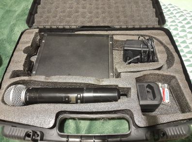 Cordless microphone shure SM58