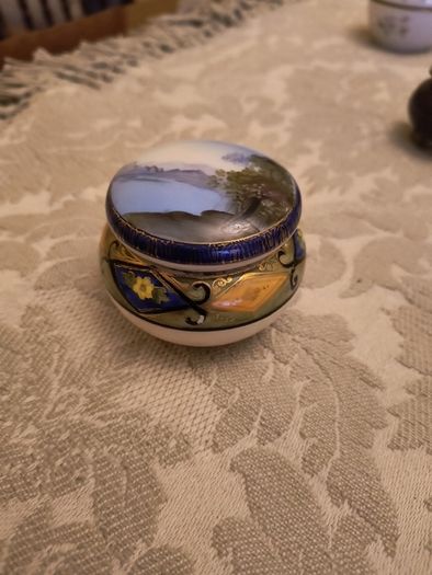 Trinket boxes