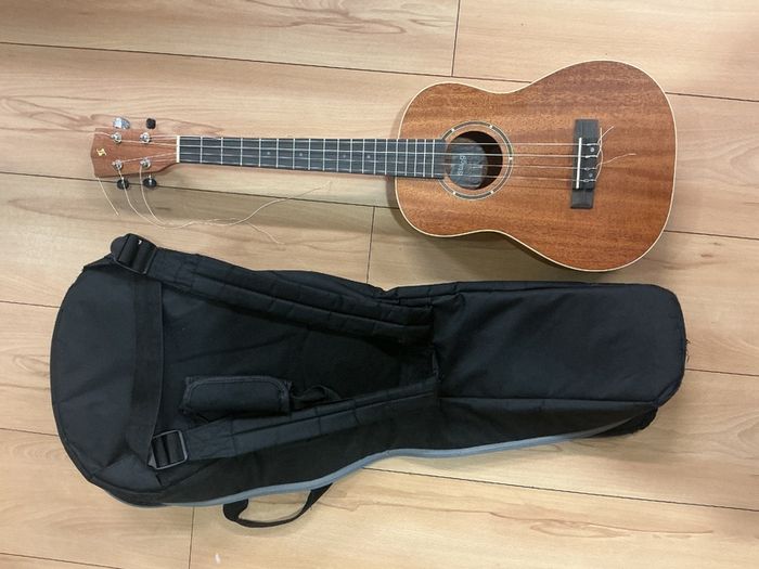 Baritone Ukulele