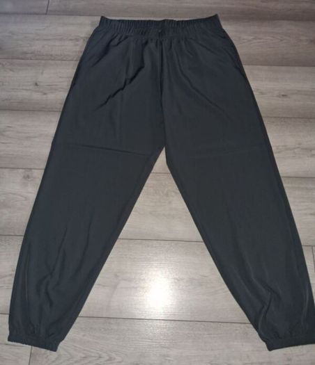 x4 Bundle - Brand New Womens Mixture Bundle - Size - XXL - Smaller Fit More A Size - U.K.16 - x3 Bundle - Bottoms - RRP - 49.74 & x1 - T-Shirt - RRP - 80.00 Dollars = RRP - 125.00+