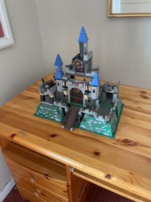 Lego King Leo's Castle