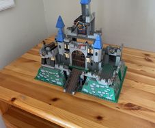 Lego King Leo's Castle