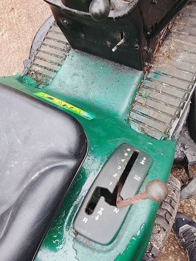 Craftsman lt1000 ride on  lawnmower