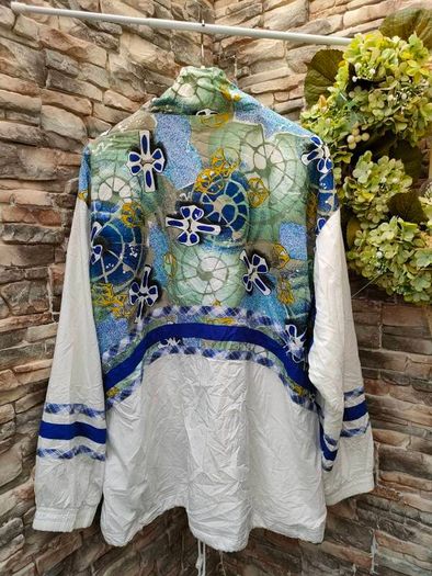Vintage 80s 90s Etirel les style sportif track top Size 44 / large  A unique piece  Full zip top 2 zip pockets  Draw strings in the waist and neck Fully lined  Perfect for festivals