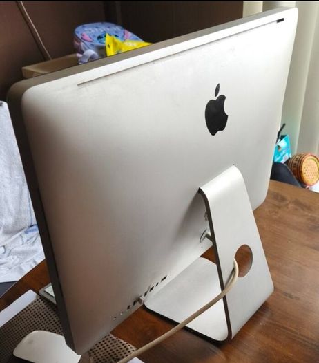 apple iMac 21.5 inch
