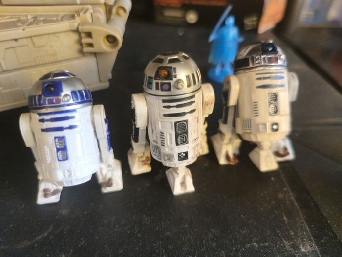 r2 d2