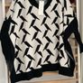 jumper nwt exquiss's brand freesize over sized jumper with side slits black & cream Image 4