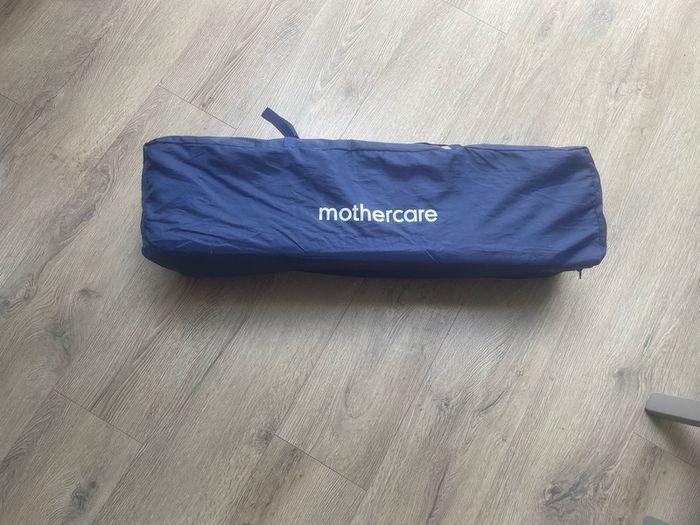 playpen/ travel cot