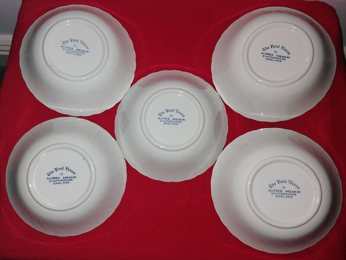 5 Vintage Staffordshire China Alfred Meakin Bowls