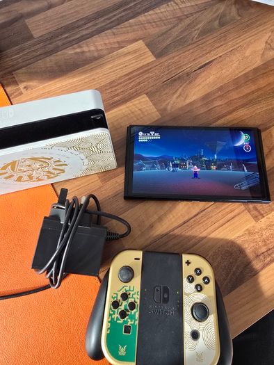Nintendo Switch OLED Zelda - TOTK Edition - Modded, boxed with 256GB micro SD