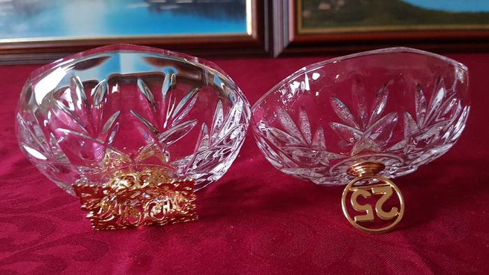 Killarney Crystal Cut Crystal Glass With Number 25 Lidded Jewelry Dish / Bowl With 22 Carat Gold Cover Handle and Footed Base Finishing Made In Ireland