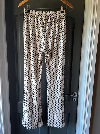 SHEIN wavy stripe print flare leg trousers Size 10