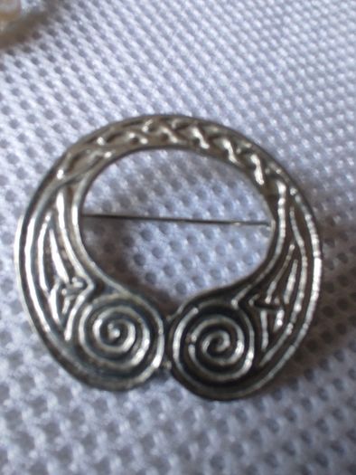 brooch