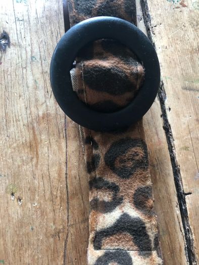 2 x vintage guitar straps