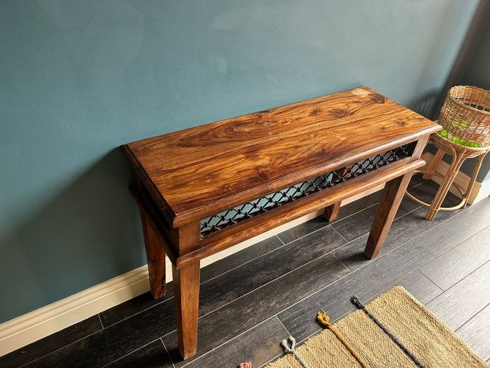 Solid wood console table with lattice detail