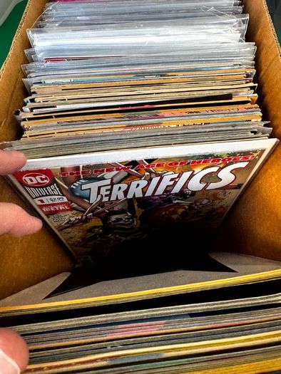DC Long Comic Box w 250 comics for Sale