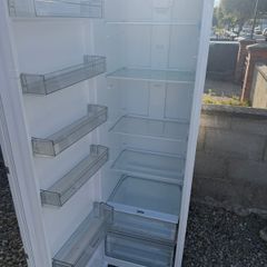 Electriq tall integrated fridge