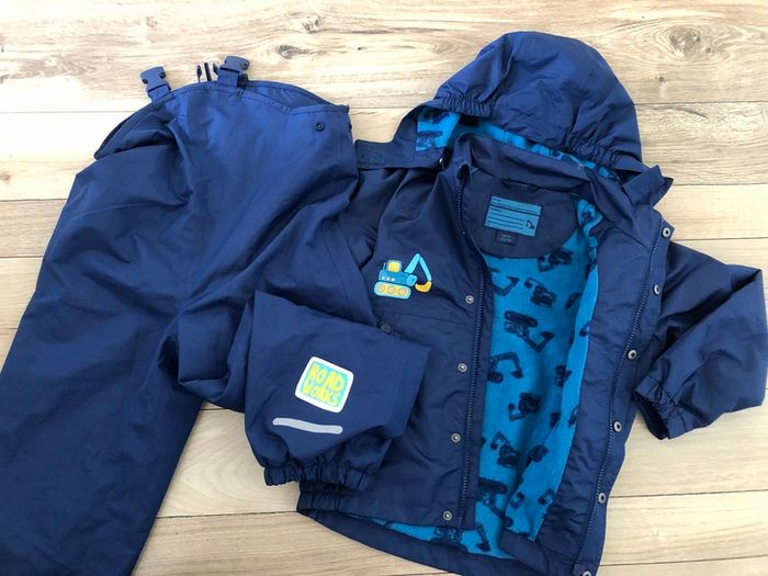 Weather/water proof trousers and jacket size 110/116 cm