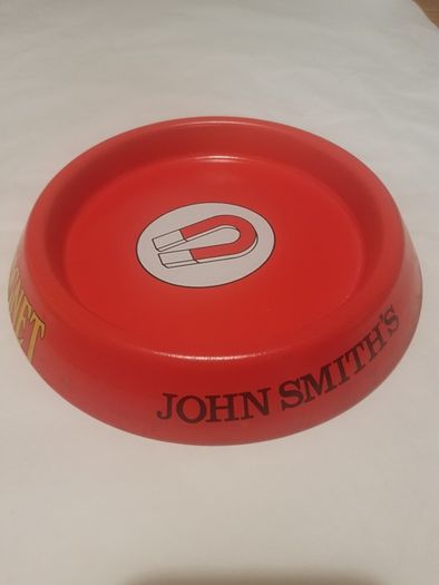john smiths metal ashtray,great colour and advertising ,collectors item, price includes post to anywhere in ireland thank you
