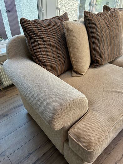 suite of furniture (3 + 2 + footstool)