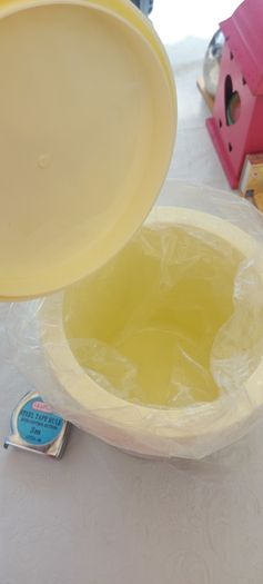 vintage 70s 80s ,new old stock Famous Grouse  ice bucket with lid,,,sold as is.