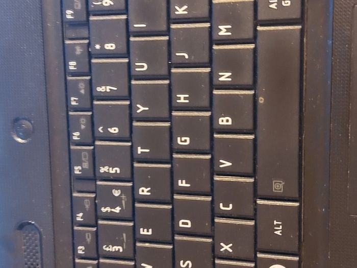 Toshiba Satellite C660-18C, Intel Celeron CPU 925, 2.3GHz, 4GB Ram, 255GB HDD, Windows 10, Microsoft Edge, Chrome and VLC