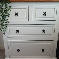 chest of drawres