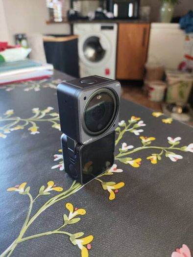 DJI Action 2 Dual-Screen Combo + Accessories