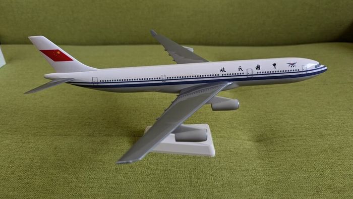 Civil Aviation Administration of China 1:200 scale model airplane, Airbus A340 aircraft