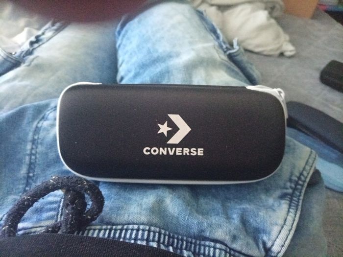converse glasses case