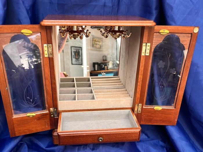 wooden jewellery box